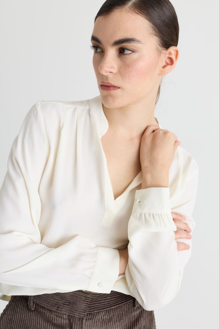 Blusa con scollo a V - BIANCO - Intrend - 3