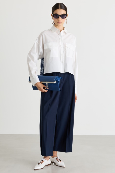 Camisa de corte boxy con bolsillos - Intrend