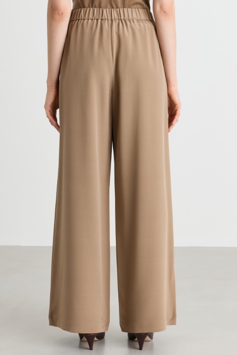 Pantalone ampio in crepe de chine di seta