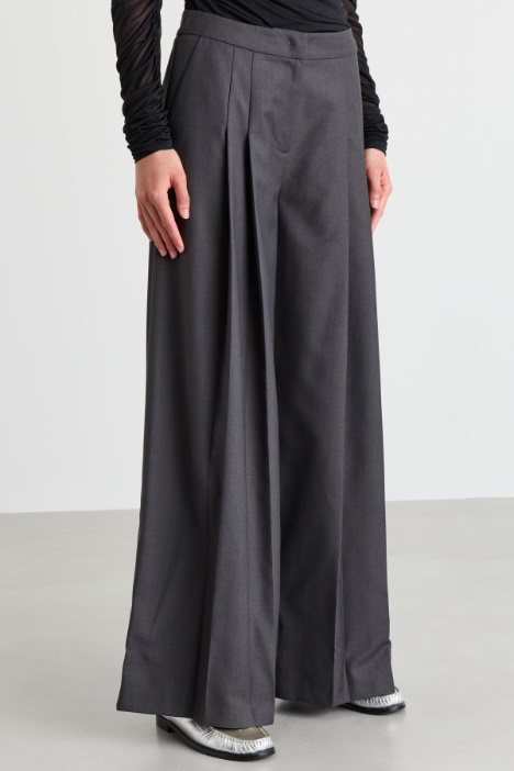 Pantalone ampio con doppie pieghe