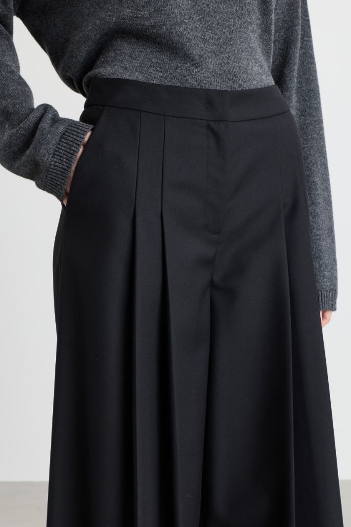 Wide-leg trousers with double pleats - BLACK - Intrend - 3