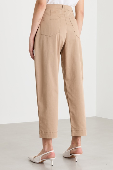 Pantalone morbido in gabardina stretch