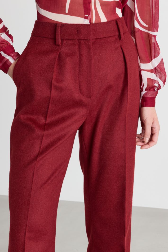 Lightweight Camel Drap Trousers - BORDEAUX - Intrend - 3