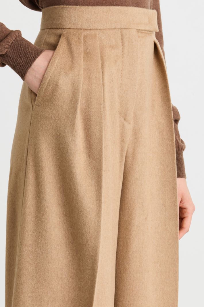 Palazzo trousers in lightweight drapé - CAMEL - Intrend - 3