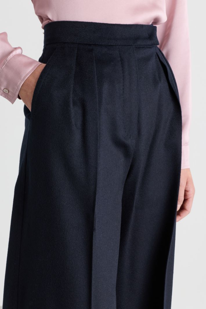 Palazzo trousers in lightweight drapé - BLUE - Intrend - 3