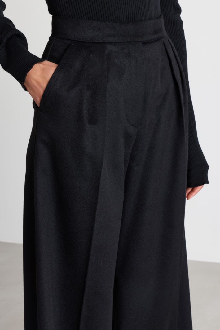 Palazzo trousers in lightweight drapé - BLACK - Intrend - 3