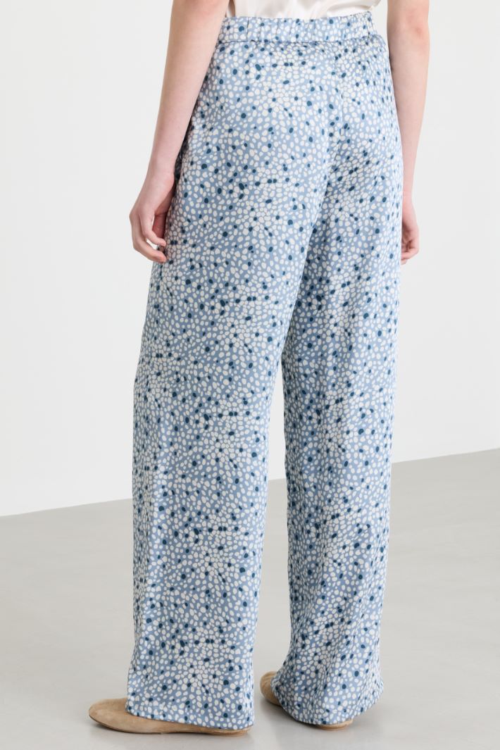 Wide-leg flowing twill trousers - LIGHT BLUE - Intrend - 4
