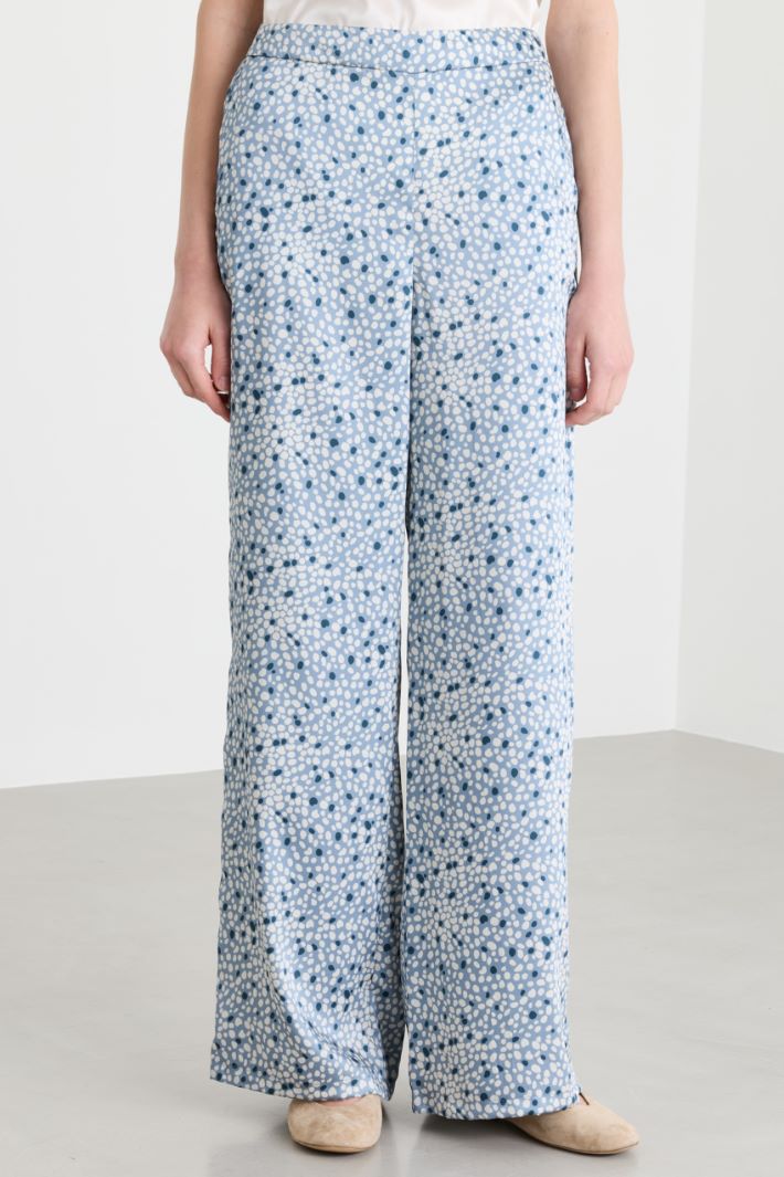 Wide-leg flowing twill trousers - LIGHT BLUE - Intrend - 2