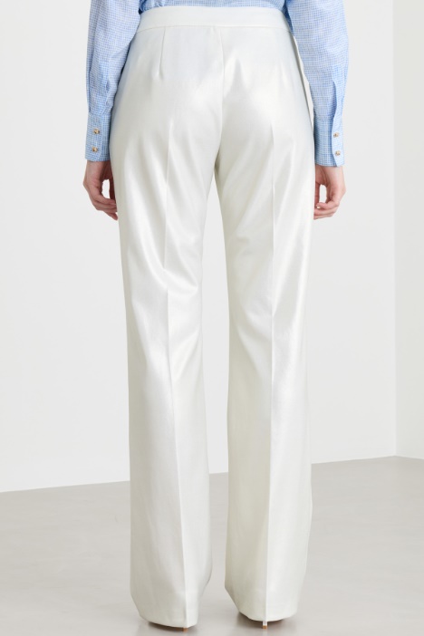 Pantalone flare fit laminato