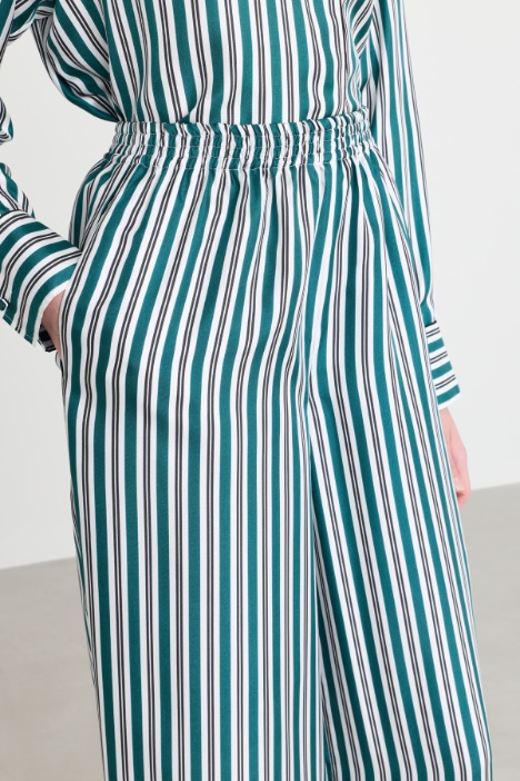 Pantalone largo in seta stampata con vita elasticizzata