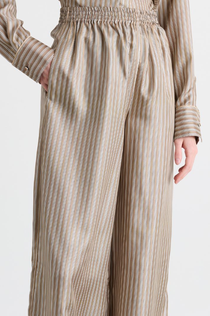 Wide-leg trousers with an elasticated waist - CAMEL - Intrend - 3