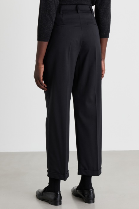 Pantaloni carrot in twill