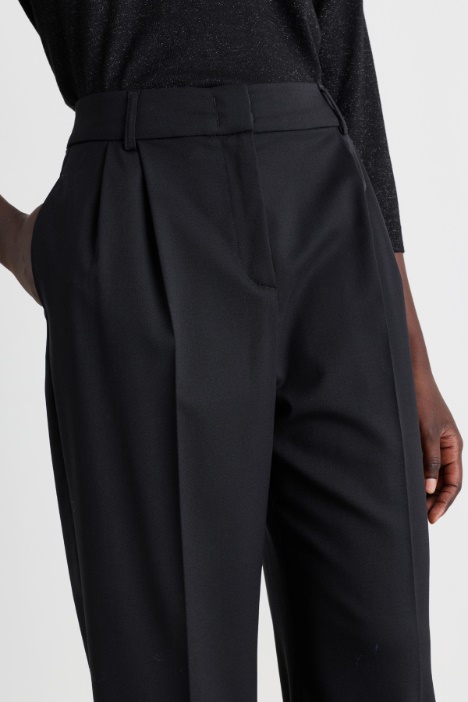 Pantaloni carrot in twill