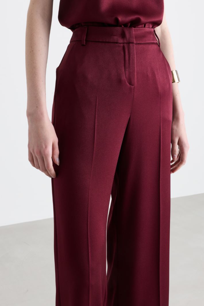 Wide-leg satin trousers - BORDEAUX - Intrend - 3