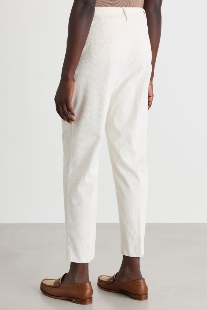 Pantalone carrot fit in velluto - BIANCO - Intrend - 4