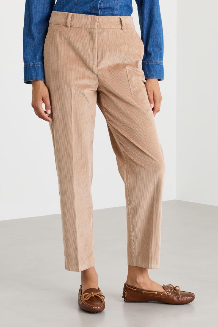 Pantalone carrot fit in velluto - CAMMELLO - Intrend - 2