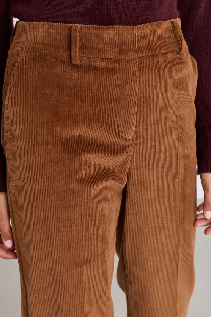 Pantalone carrot fit in velluto - MARRONE - Intrend - 3