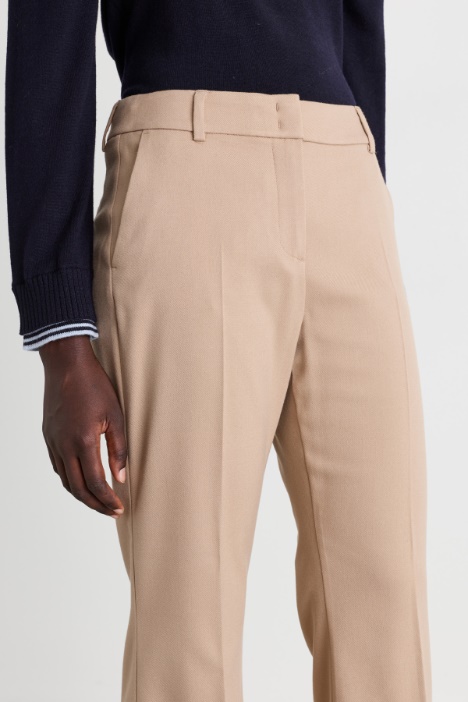 Pantaloni flare fit