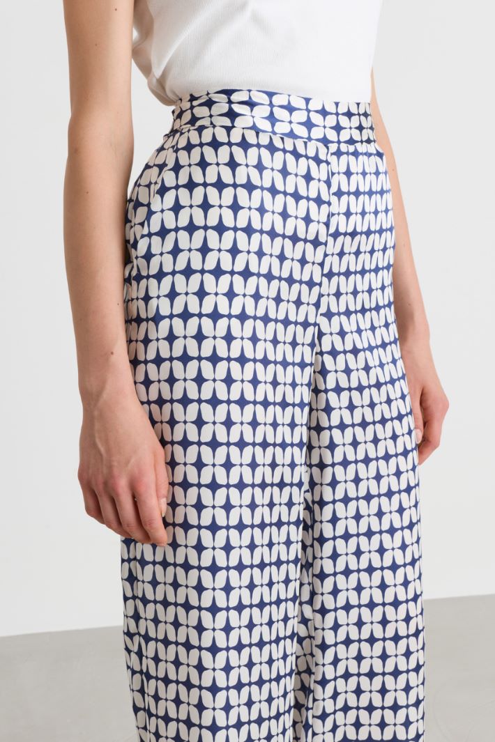 Patterned satin trousers - BLUE WHITE - Intrend - 3