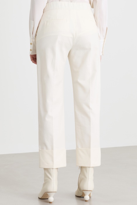 Pantalone in cotone double con risvolto alto