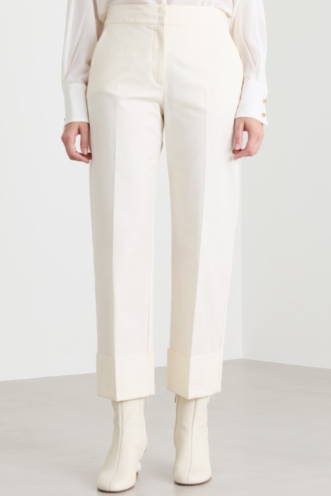 Pantalone in cotone double con risvolto alto