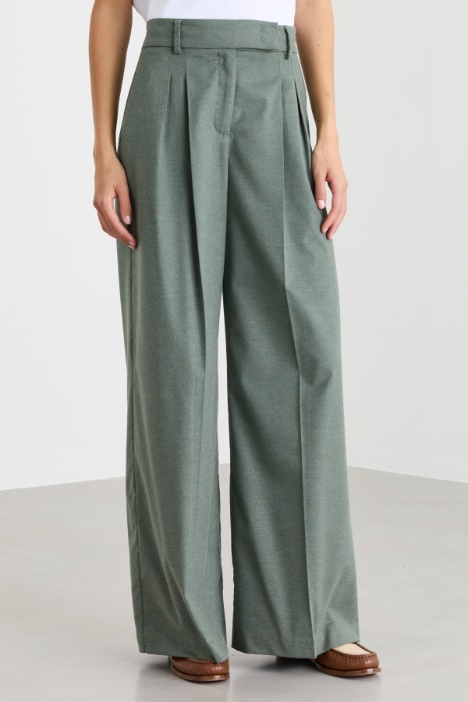 Pantalone ampio con doppie pieghe