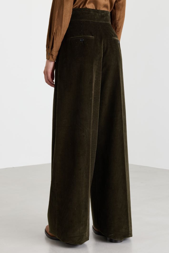 Pantalone a vita alta in velluto - VERDE - Intrend - 4
