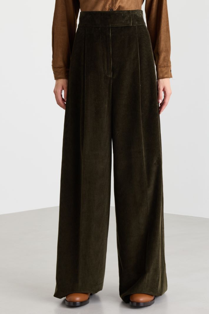 Pantalone a vita alta in velluto - VERDE - Intrend - 2