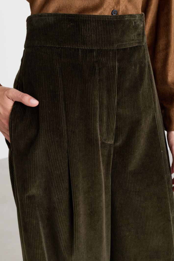 Pantalone a vita alta in velluto - VERDE - Intrend - 3