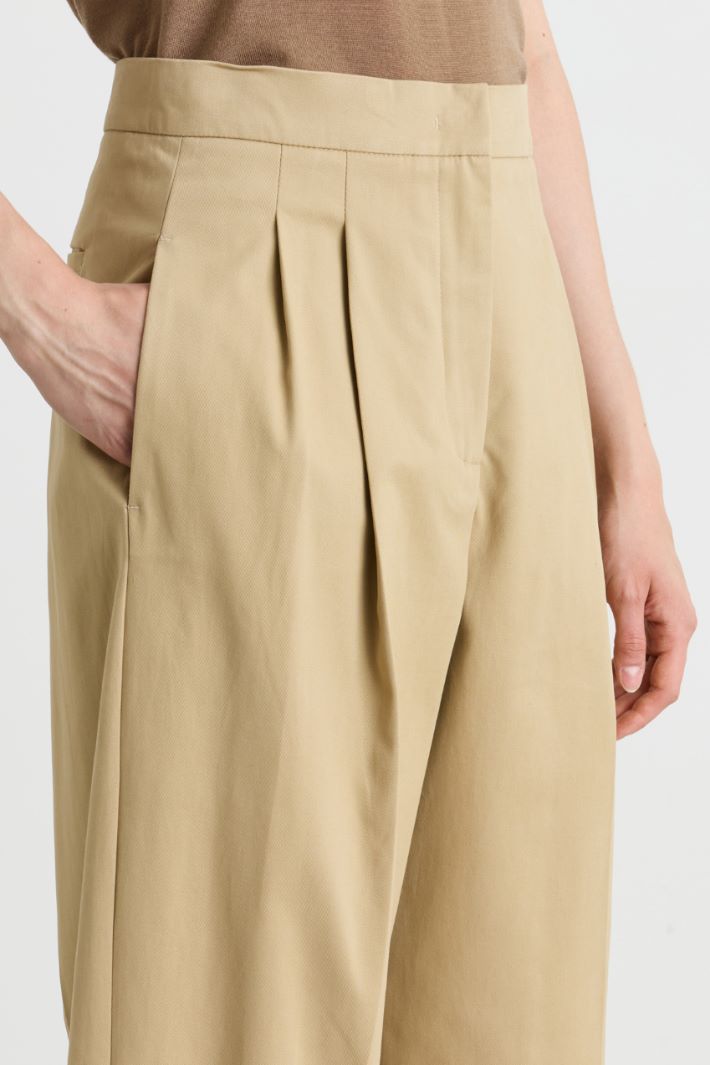 Wide-leg trousers with deep turn-ups - CAMEL - Intrend - 3