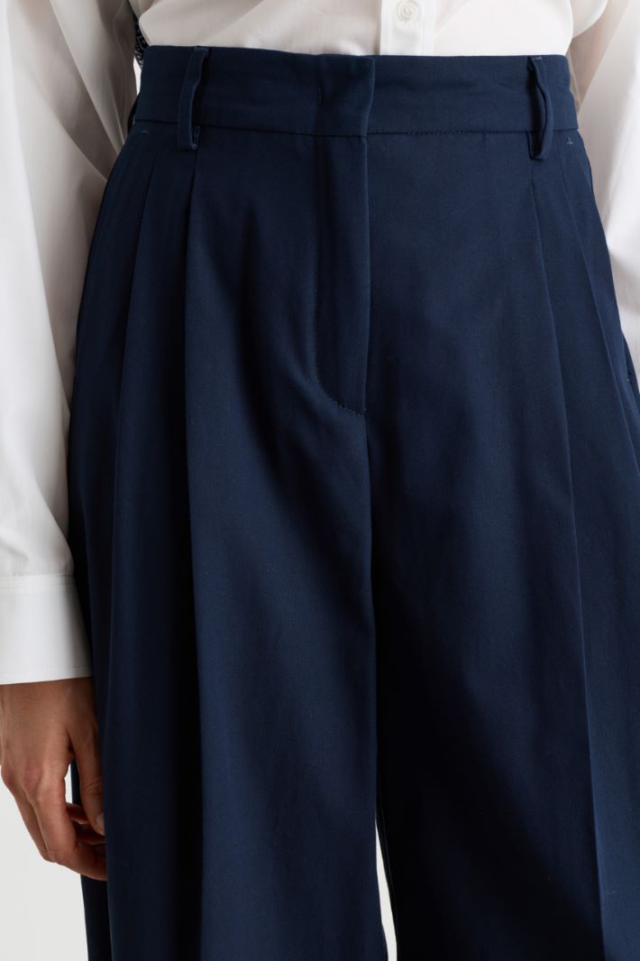 Double-pleat cropped trousers - BLUE - Intrend - 3