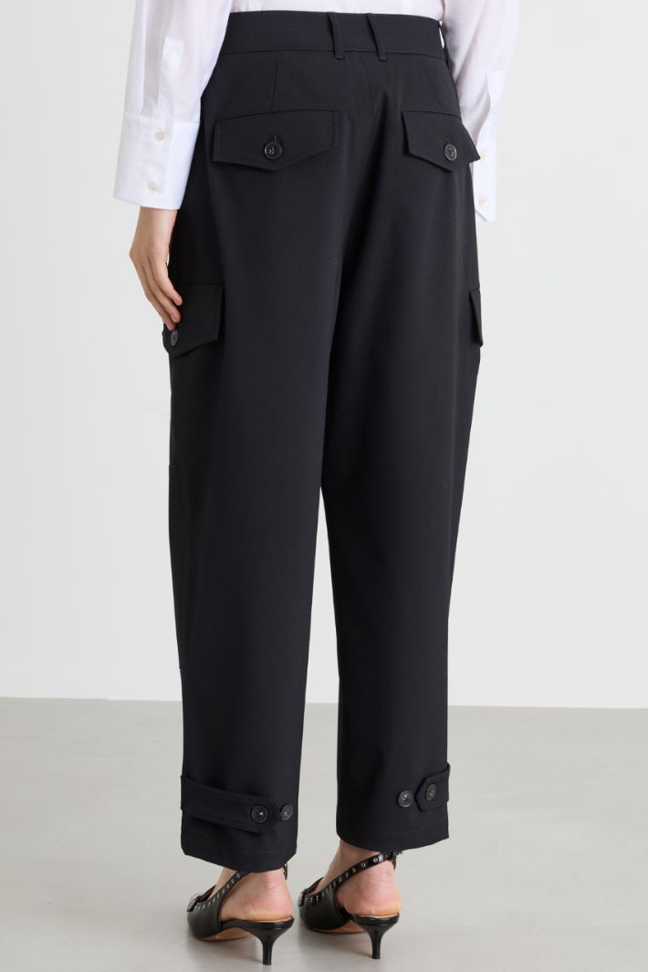 Wide-leg cargo trousers - BLACK - Intrend - 4