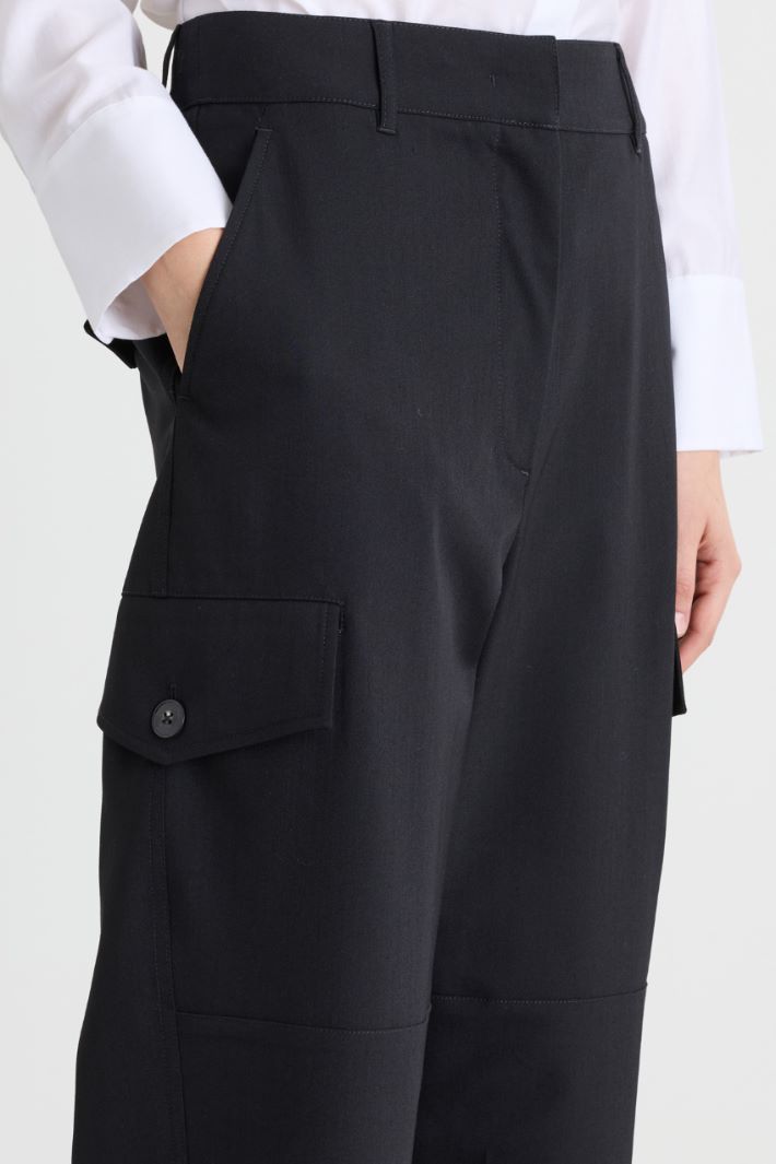 Wide-leg cargo trousers - BLACK - Intrend - 3