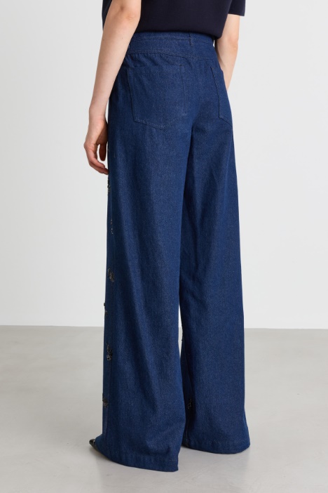 Pantalone con ricami
