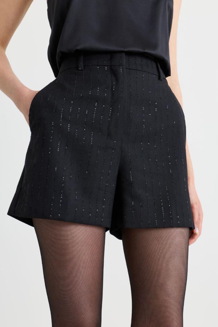 Short in saglia con micro paillettes - NERO - Intrend - 3