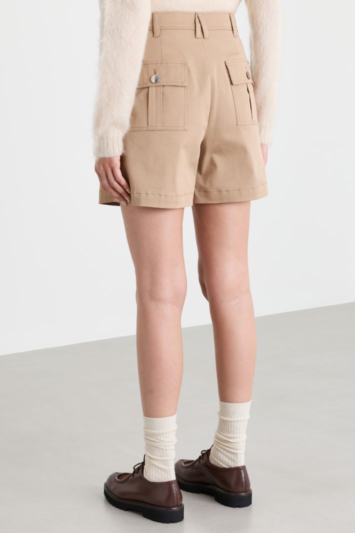 Short in gabardina - CAMMELLO - Intrend - 4