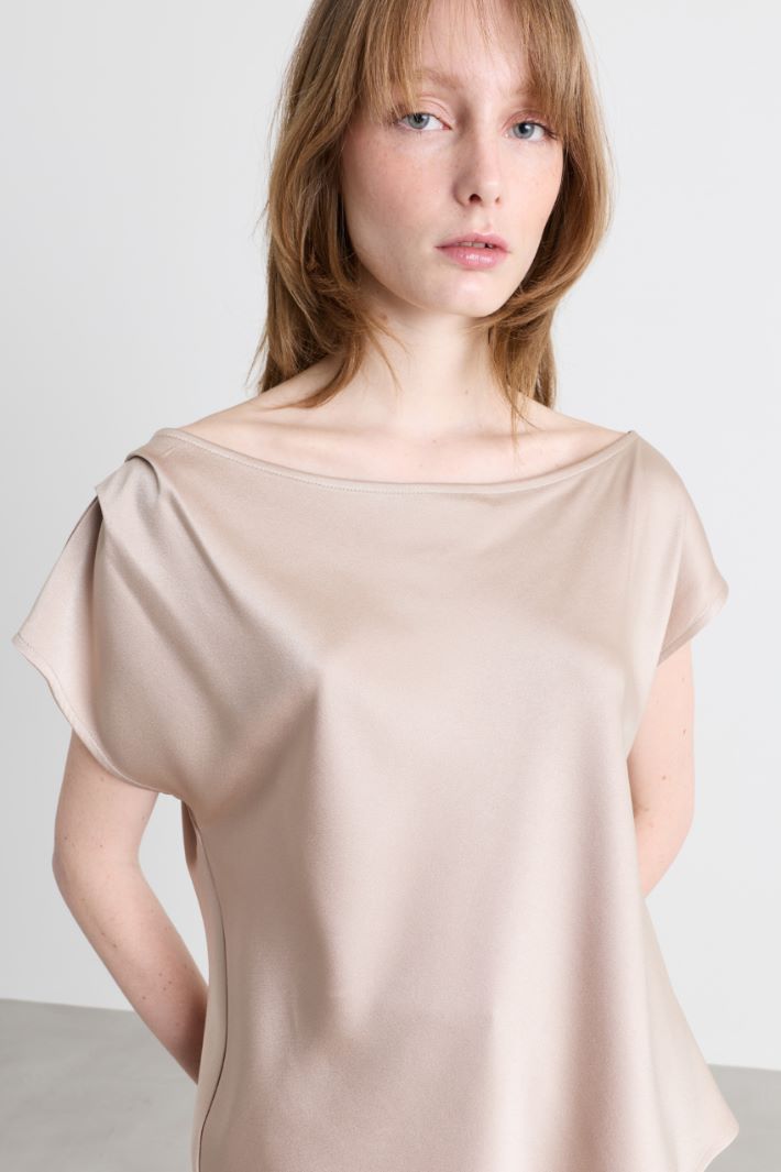 Asymmetric draped satin top - BEIGE - Intrend - 3