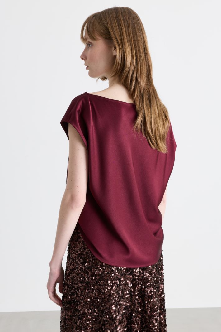 Asymmetric draped satin top - BORDEAUX - Intrend - 4