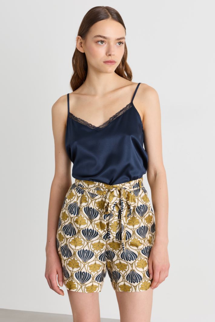 Top a V in raso - BLU - Intrend - 2