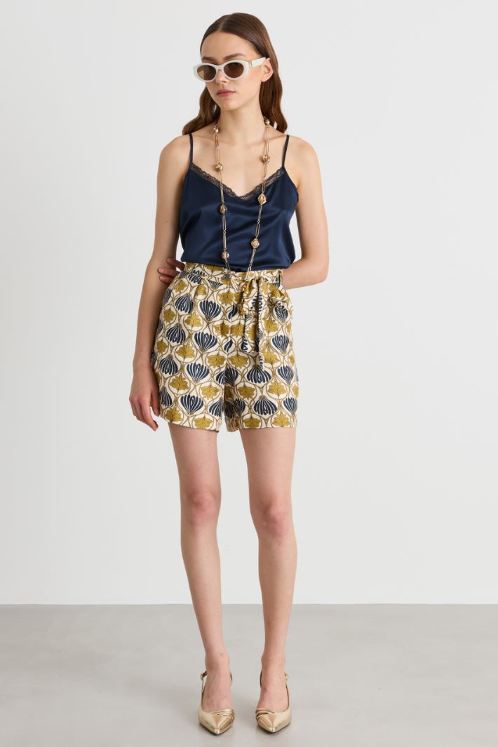 Top a V in raso - BLU - Intrend