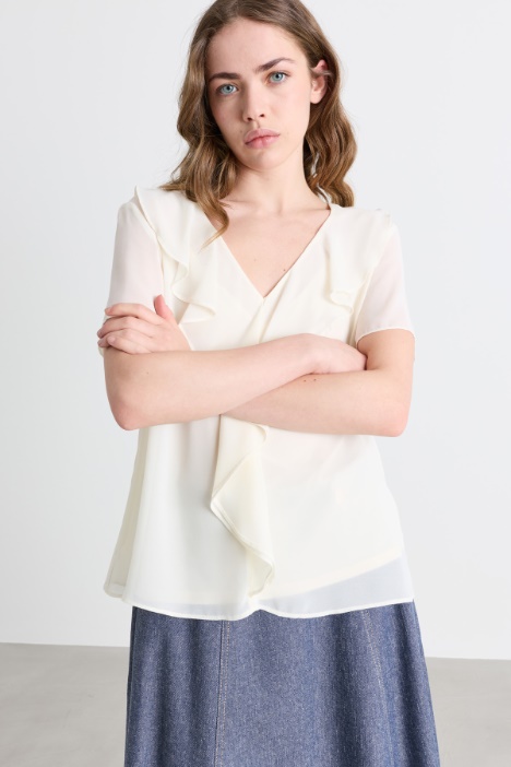 Top in georgette con volant - Intrend