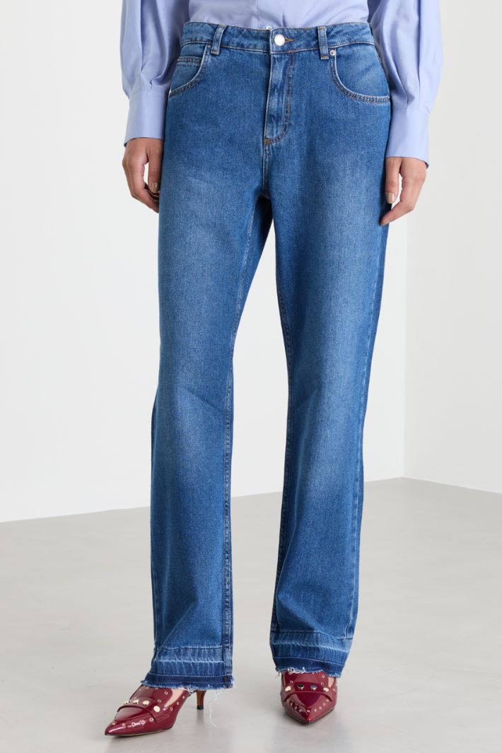 Straight jeans with a raw hem - BLUE - Intrend - 2