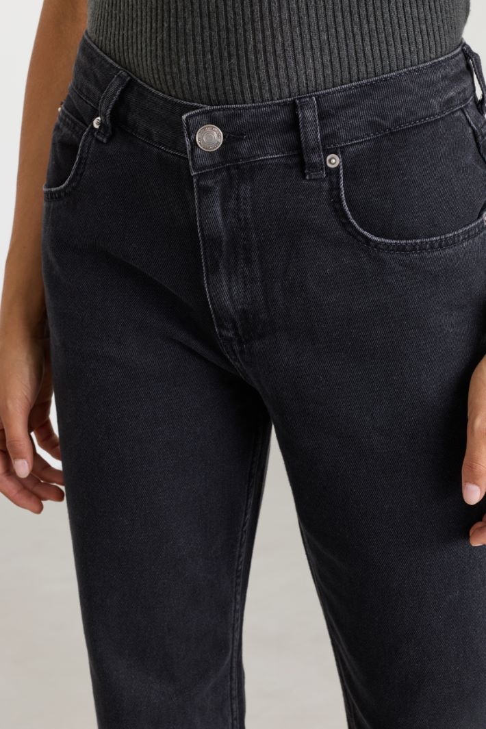 Straight jeans with a raw hem - BLACK - Intrend - 3