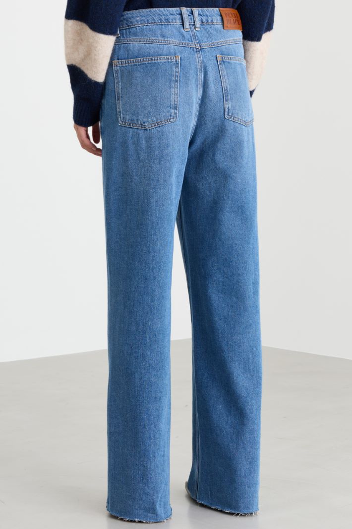 Wide-leg jeans with turn-ups - LIGHT BLUE - Intrend - 4