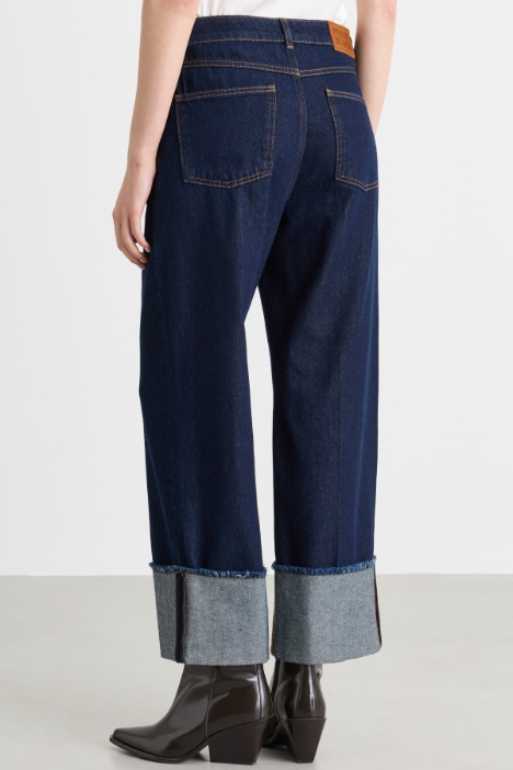 Jeans cropped con risvolto