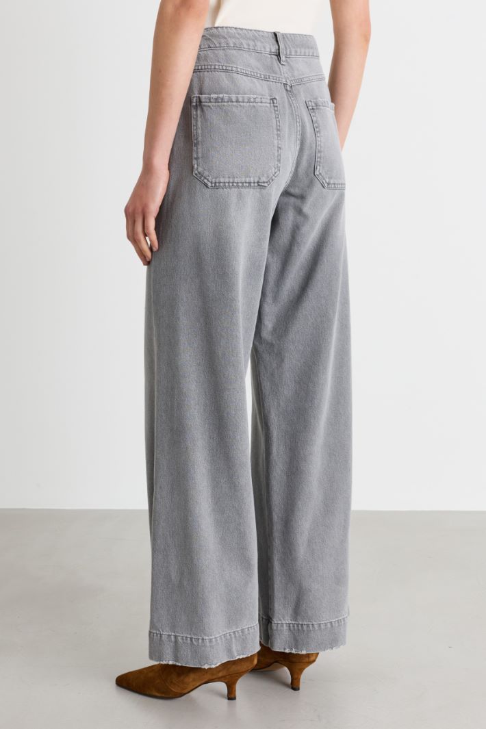 Vaqueros con bolsillos de parche - GRIS - Intrend - 4