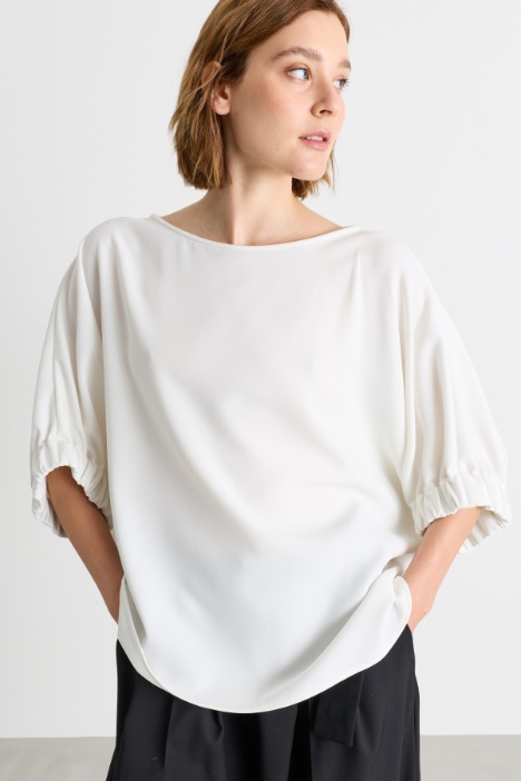 Blusa in cady con maniche ampie