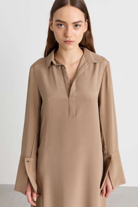 Abito caftano lungo in crepe de chine di seta