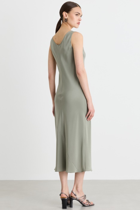 Abito scivolato in crepe de chine di seta