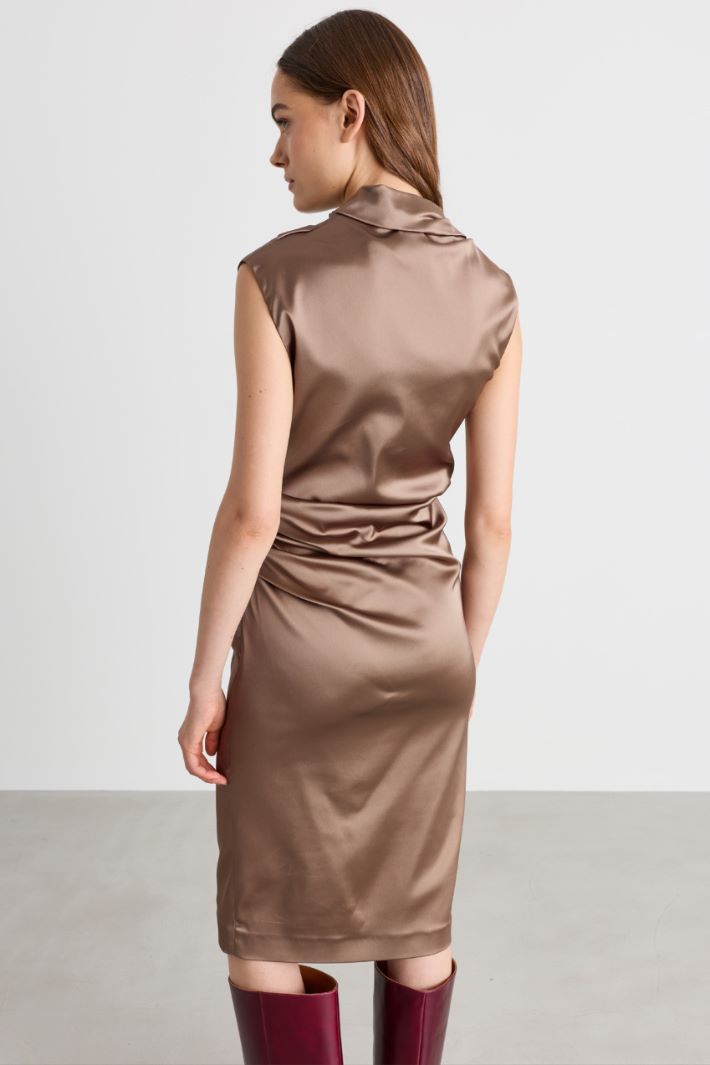 Stretch satin midi dress - CAMEL - Intrend - 4
